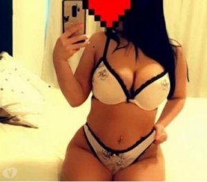 Lauryanna escorts services in Pearland
